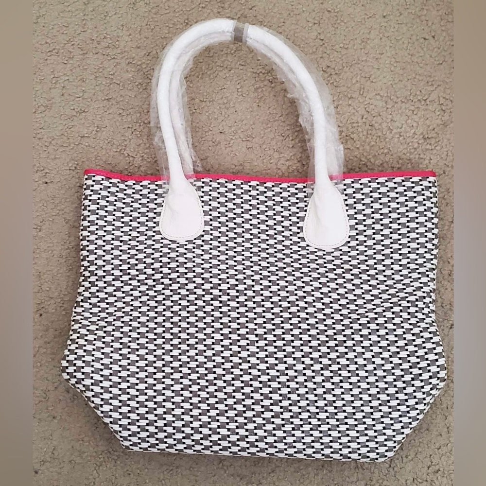 Barney’s New York Tote
Deux Lux
Brand New!